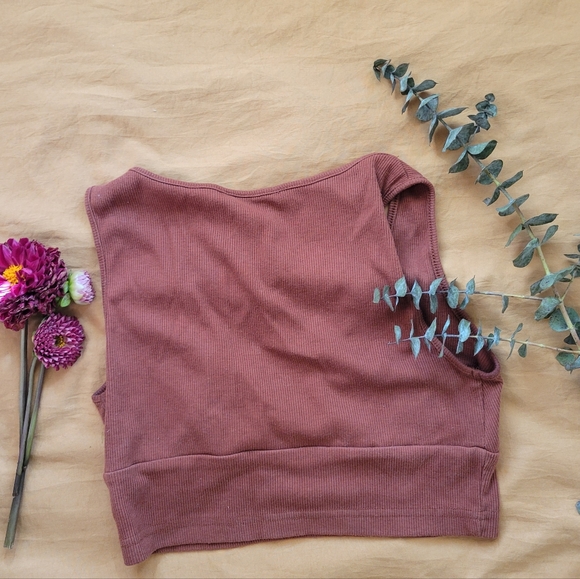 Rust Sleeveless Top - Picture 3 of 4